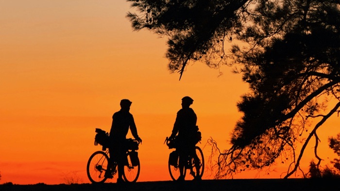 Sunset aperitivo en bicicleta eléctrica por las Alpilles